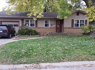 15 Crestwood Dr, Council Bluffs, IA 51503