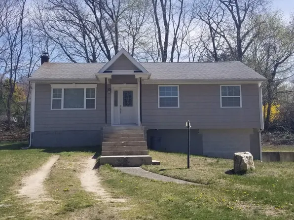 25 Cedar Ave, Sound Beach, NY 11789