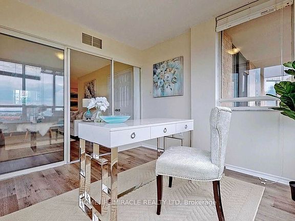 4th image of 20 Cherrytree Dr #409