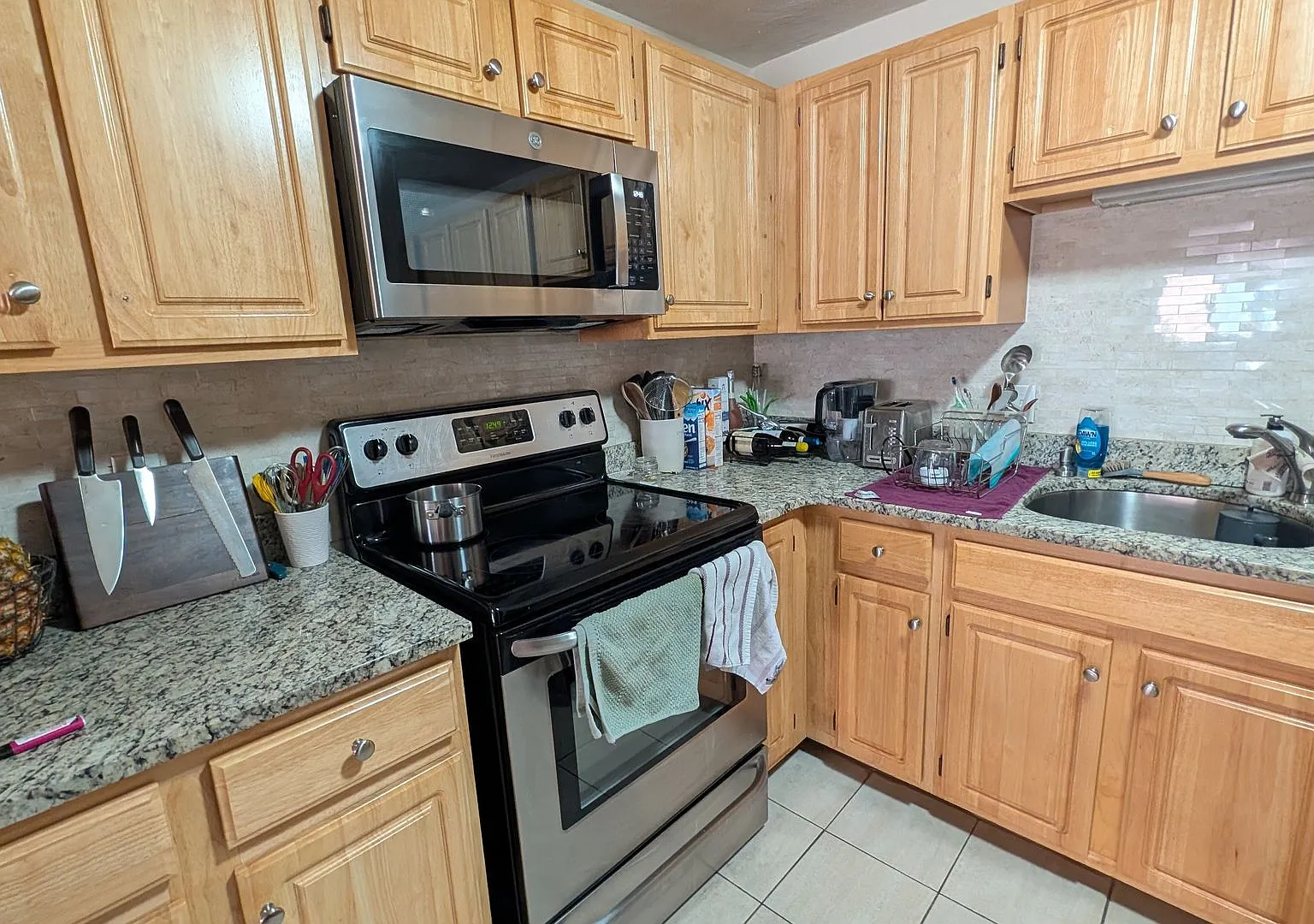 Great Location with Heat/HW Incl! Brookline 2-Bed/1-Bath for 9/1 Move-In — Photo 3