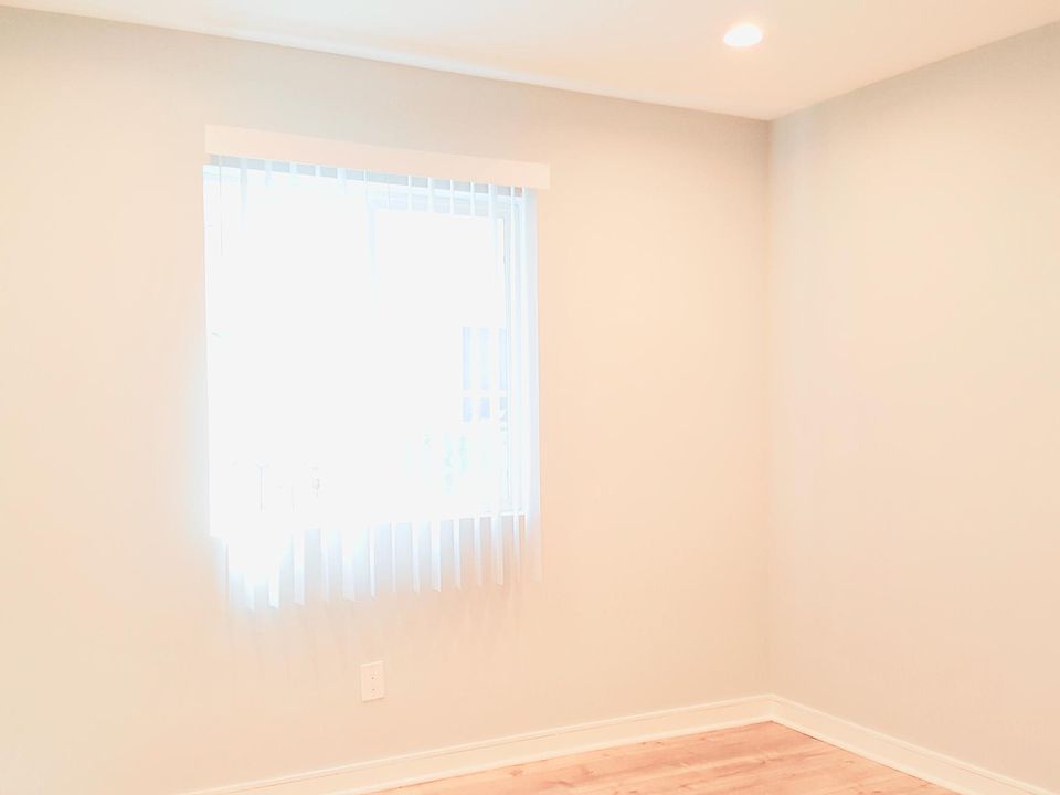 1st image of 4463 Rosewood Ave