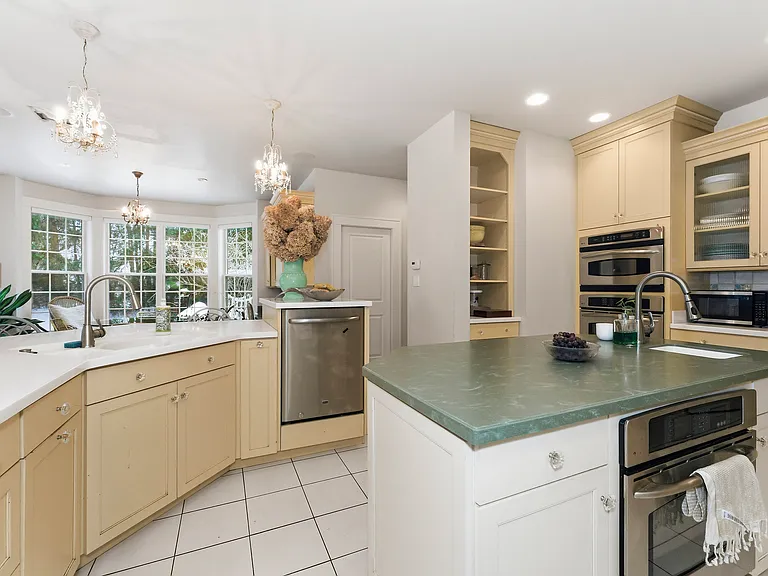 4000 Windsor Dr — Photo 43