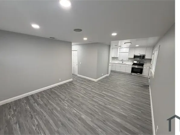 1854 Napoleon Ave, Oxnard, CA 93033