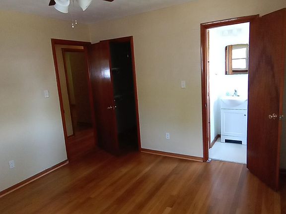 3rd image of 407 Beech Dr