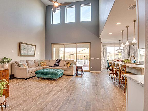 5th image of 2395 N Acacia Way