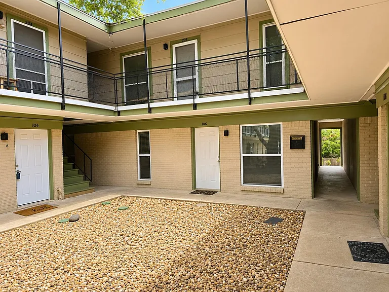 2021 Bluebonnet Ln #106 — Photo 5