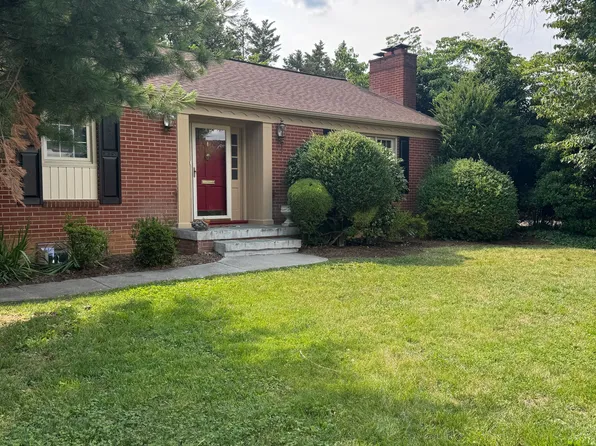 423 Highfield Rd, Salem, VA 24153