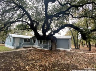 4027 Waterwood Pass Dr, Elmendorf, TX 78112