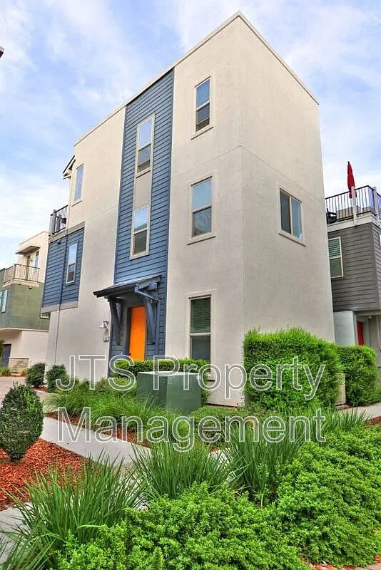 2 bed, 2.5 bath, 1050 sqft, $2,525 — Photo 4