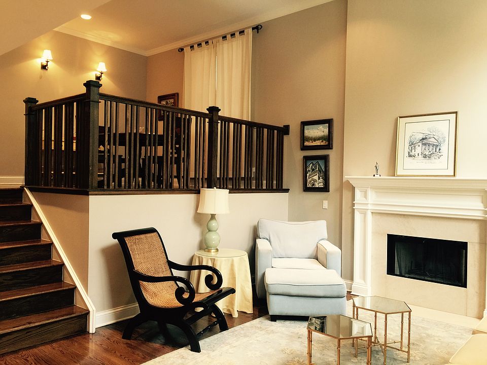 1st image of 1718 W Superior St APT 1E