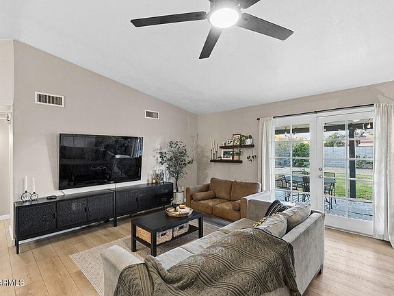 3rd image of 3943 W WILLOW Avenue