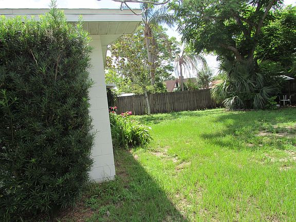5th image of 137 Linden St