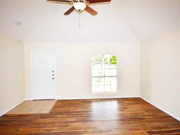 2nd image of 236 Pino St