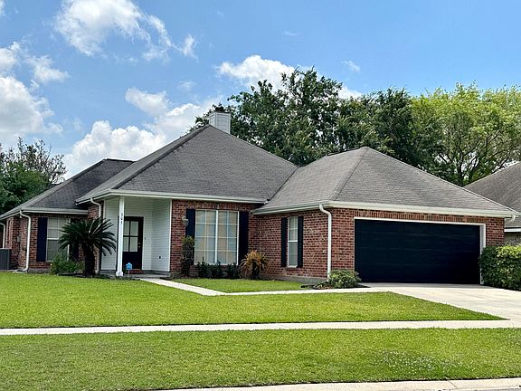 3rd image of 305 Copperfield Way