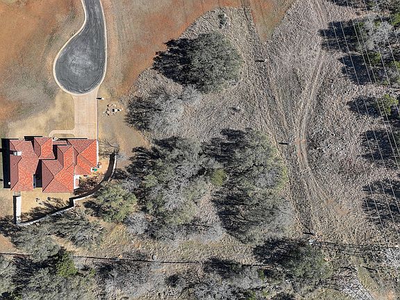 4th image of 103 James Cir