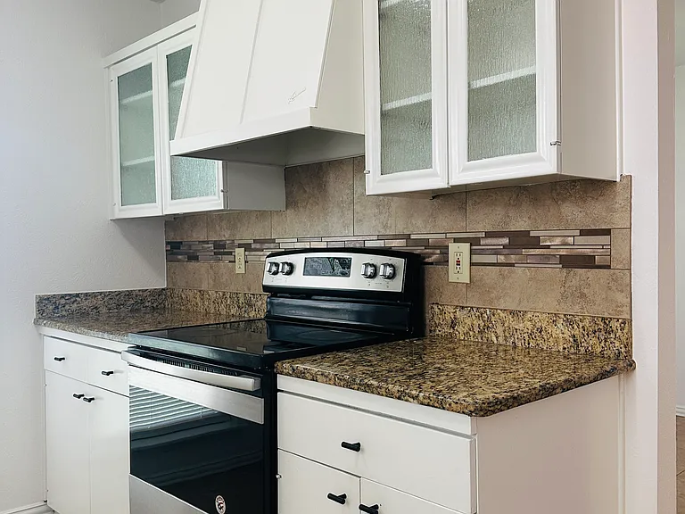 4705 Largo Trl — Photo 7