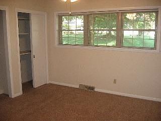 4th image of 104 N Fairbanks Ave