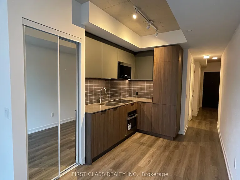 28 Eastern Ave #902 — Photo 5