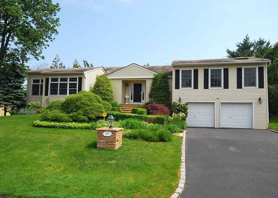 1st image of 17 Woods Dr