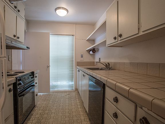 3rd image of 2121 Donald Dr APT 5