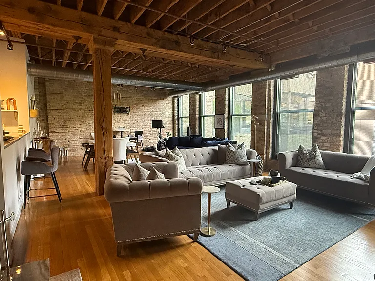 420 W Grand Ave #3E — Photo 1