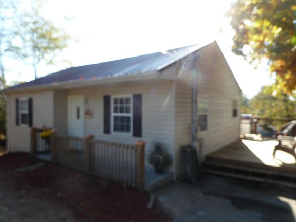 2nd image of 702 Martha Ln