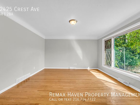 3rd image of 12425 Crest Ave