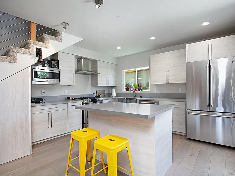3047 Keats St — Photo 6