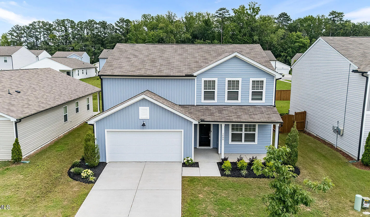4 bed, 2.5 bath, 2419 sqft, $2,500 — Photo 3