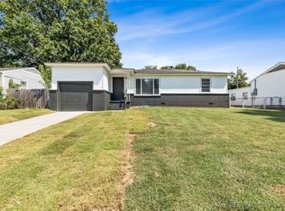 1633 S Ash Ave, Broken Arrow, OK 74012