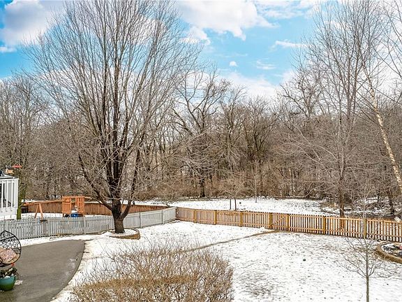 5th image of 1134 Blue Bird Ln