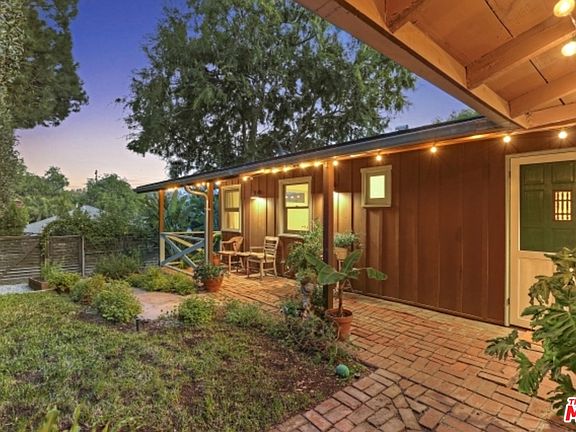 4th image of 4361 Gladden Pl