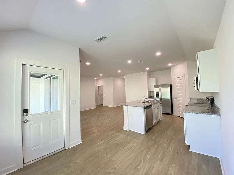8404 Oxford Valley Dr — Photo 5