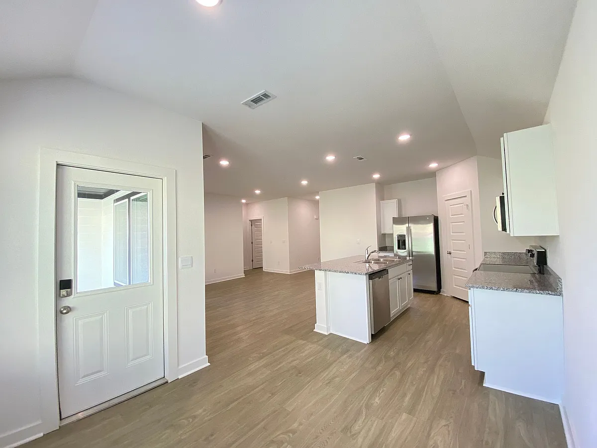 Building Photo - 8404 Oxford Valley Dr