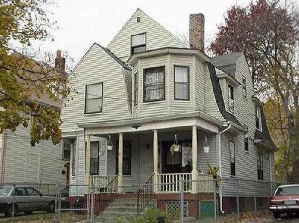 29 Lillian Ave, Providence, RI 02905