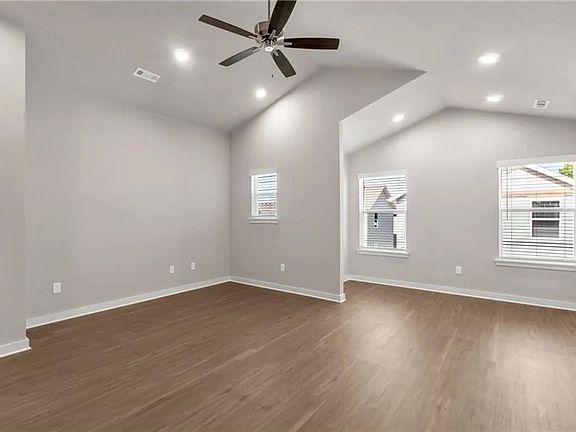 3rd image of 152 Copper Oaks Dr