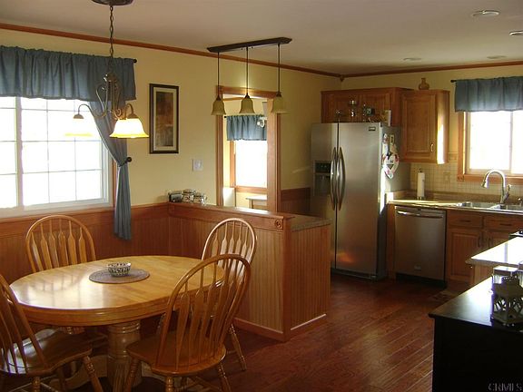 3rd image of 11 Bancroft St
