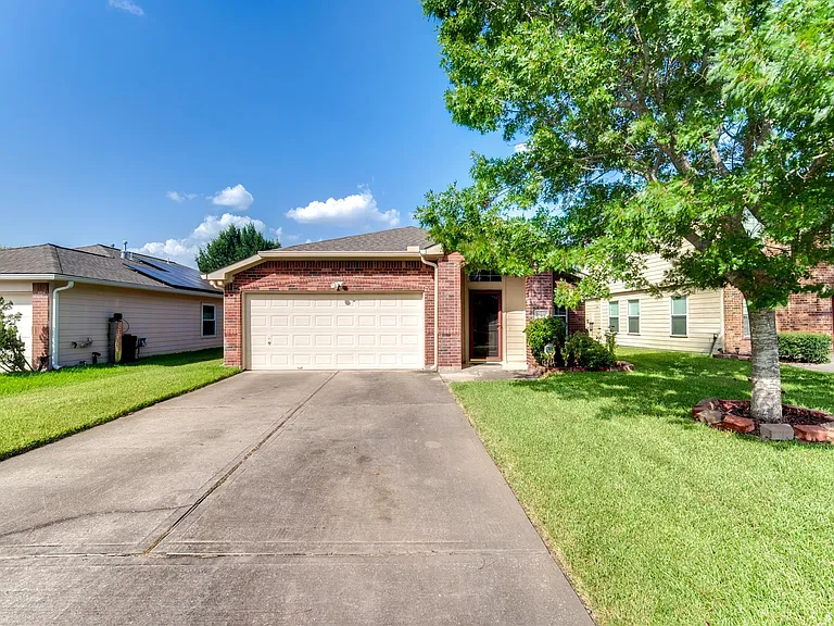 18231 Afton Hollow Ln — Photo 1