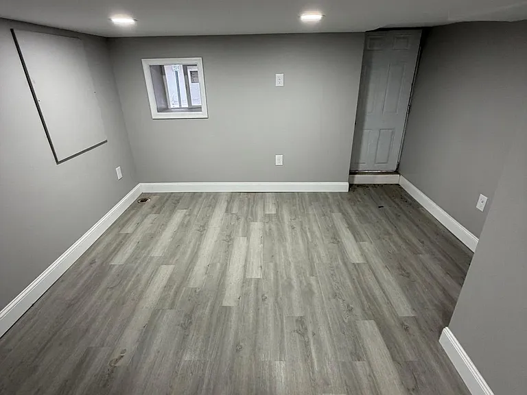 324 W Chestnut St — Photo 13