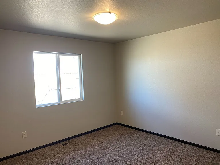 845 Diamond Ridge Blvd — Photo 13