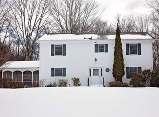 414 N Quaker Hill Rd, Pawling, NY 12564