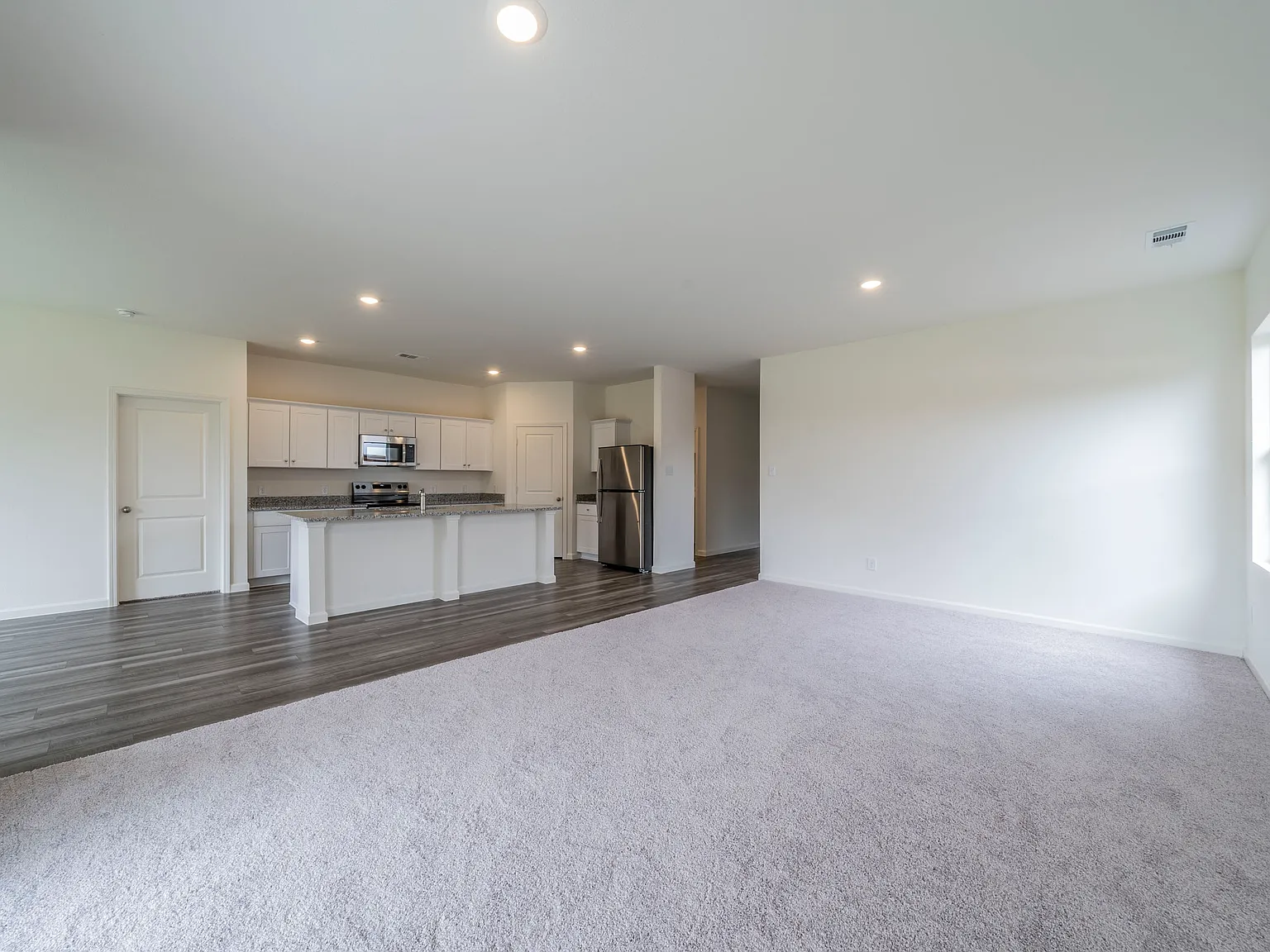 4 bed, 1935 sqft, $2,850 — Photo 4