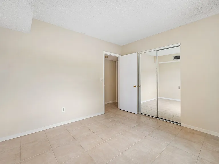 2525 W Bay Dr #A16 — Photo 16