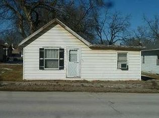 717 W Summit St, Winterset, IA 50273