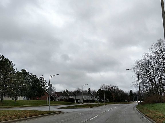 5th image of 1001 W Edgewood Blvd