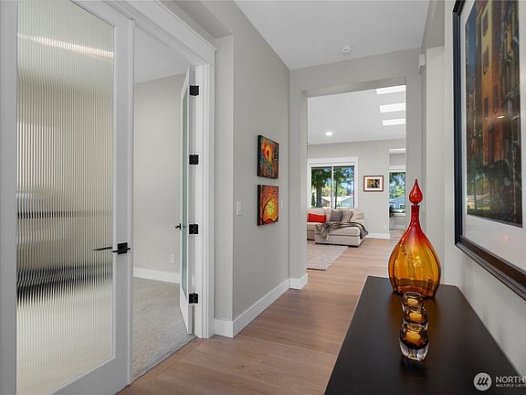 5th image of 8508 Shaw Lane NE