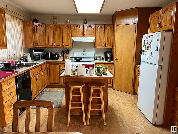 2nd image of 4302 41st St