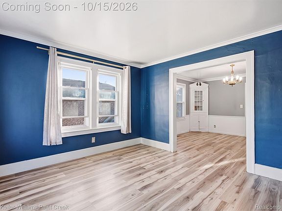 4th image of 27941 Gladstone St