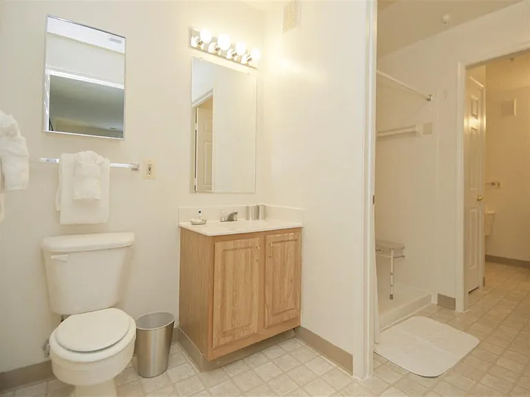 Kentlands Manor — Photo 23