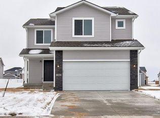 1000 Locust St, Waukee, IA 50263